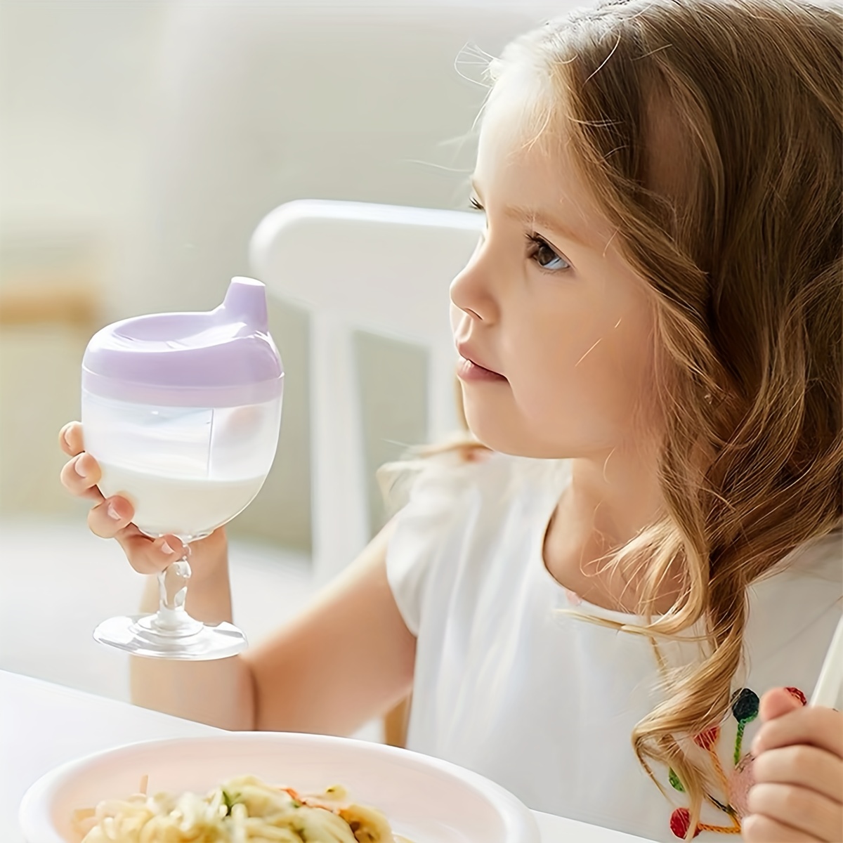Baby Food Hipp - 子供用楽しいパーティーカップ1個、元気いっぱいのベビーワインシッピーカップ、ジュースミルクウォータートレーニングカップ、誕生日パーティー用のプラスチックゴブレットチャリス