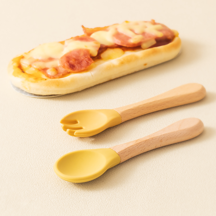 2 個ベビー学習スプーン食器セット食品グレードの木製ハンドル - Baby Food Guide のレビューと価格
